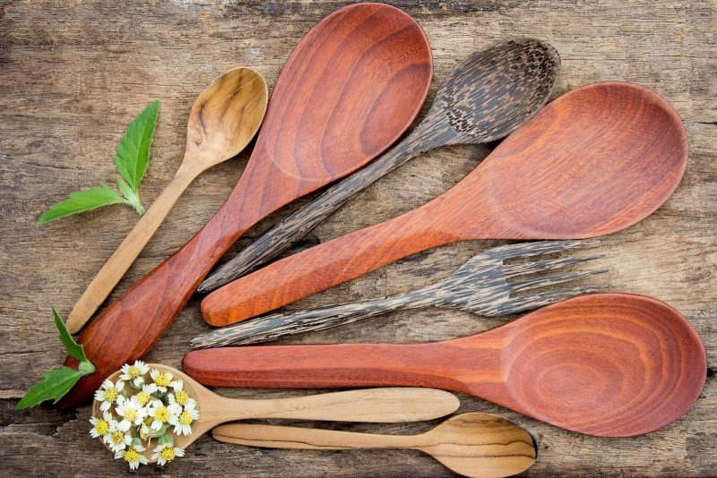 Personalisierte Geschenke aus Holz: Ideen, die Küche, Tisch und Alltag verschönern